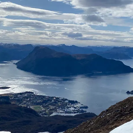 Sjarmerende Hus I Havgapet I Selje *