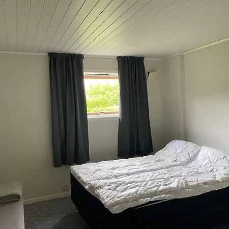 Sjarmerende Hus I Havgapet I Selje Dom wakacyjny Salta