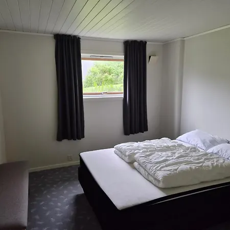 Sjarmerende Hus I Havgapet I Selje * Salta