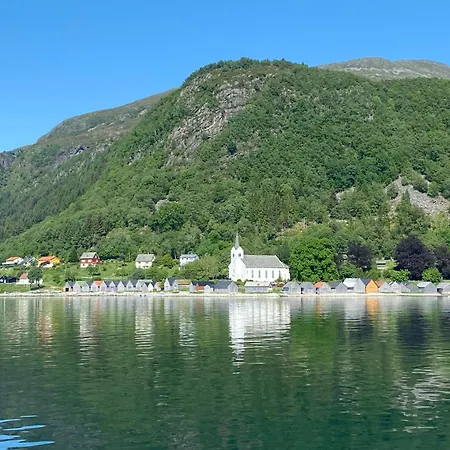 Sjarmerende Hus I Havgapet I Selje
